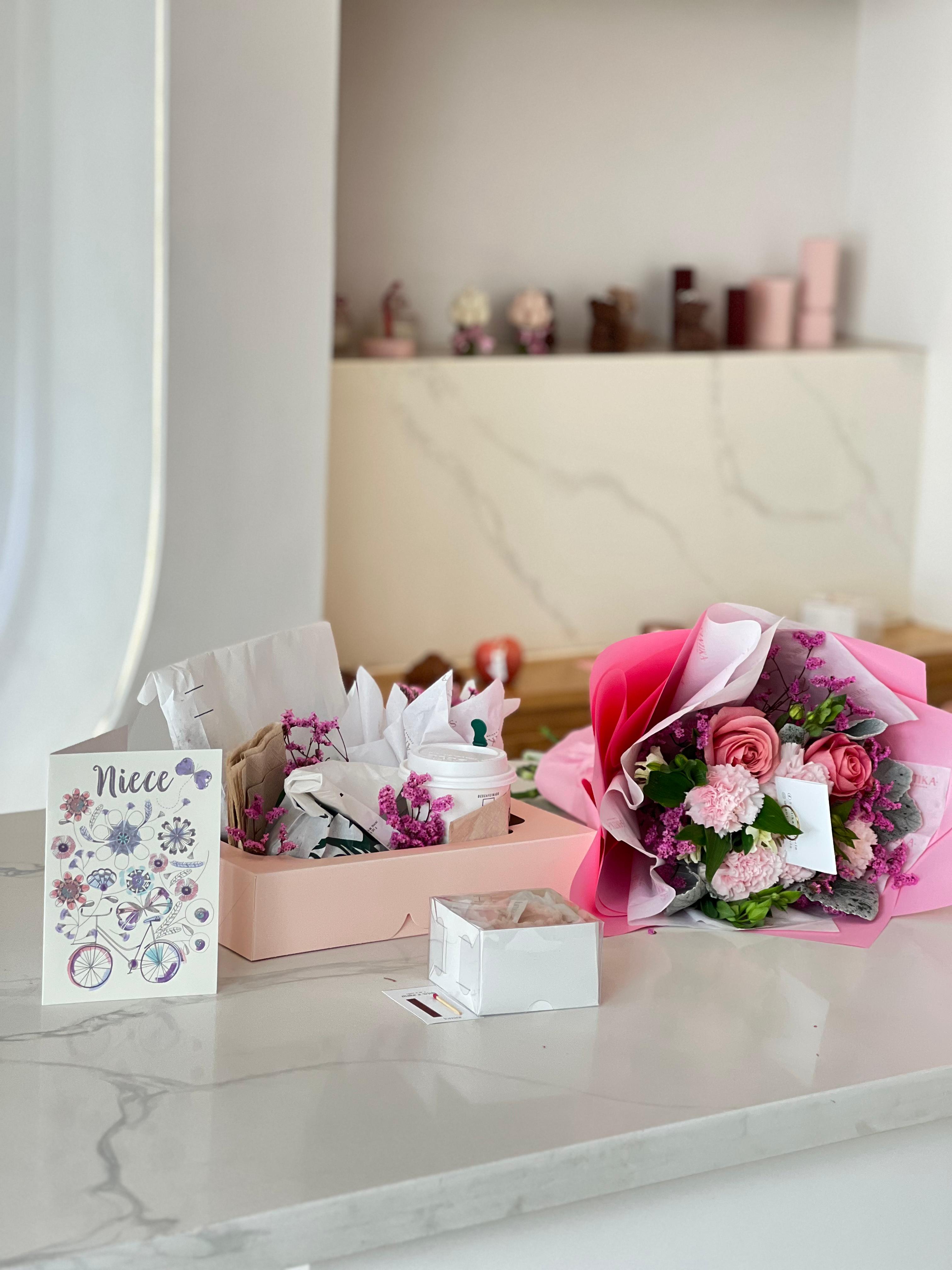 Birthday Kit Breakfast & Flowers